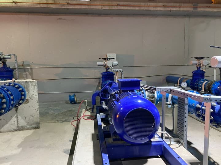 Backfilling over an installed pipe