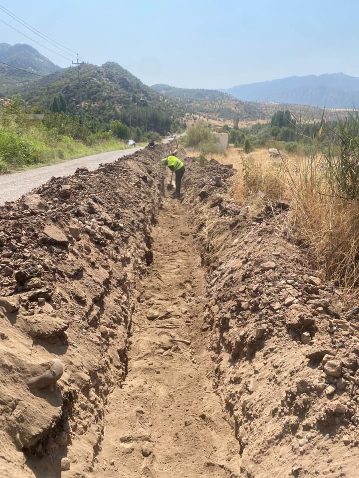 Roadside trench excavation
